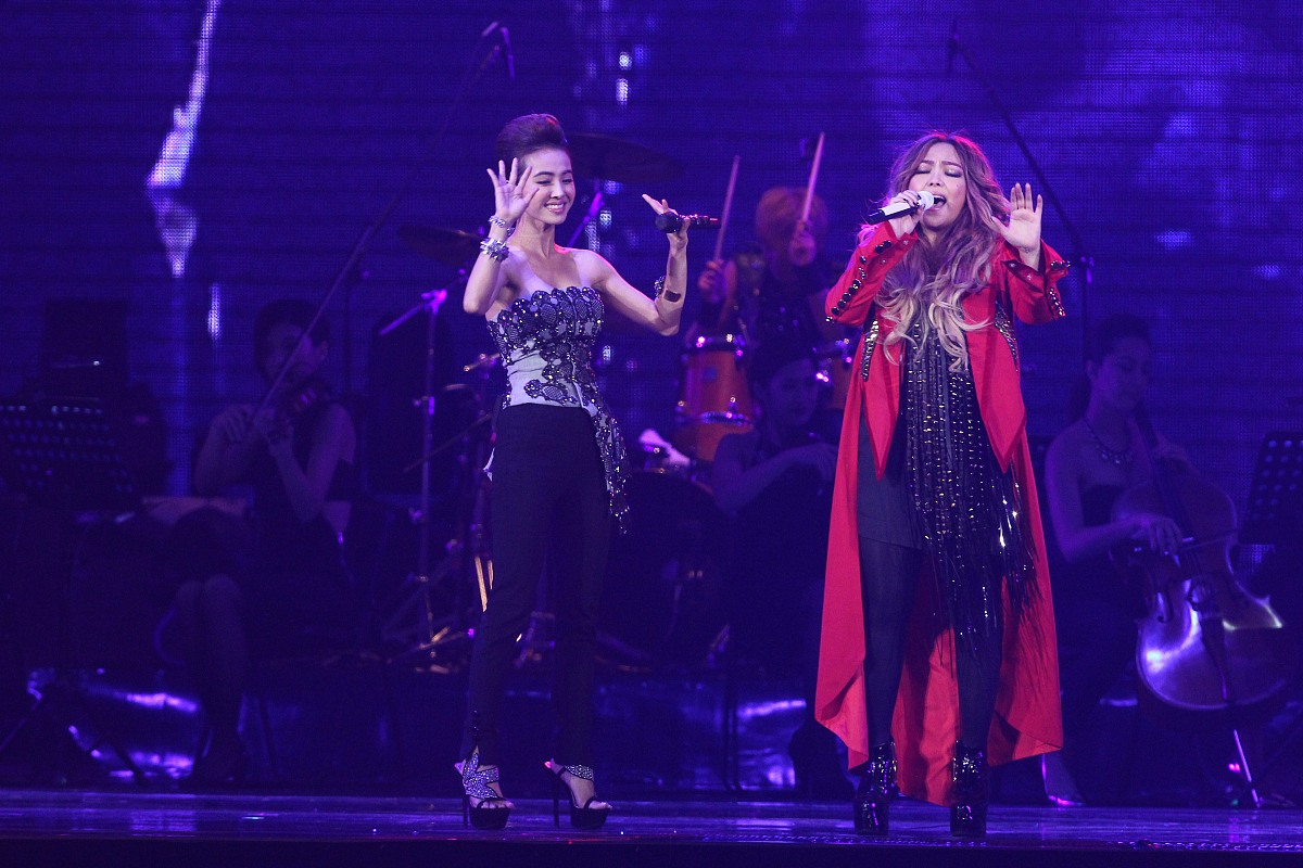 乌托邦是人类对于可能的世界的美好希望承载了作家对于理想的美好书写而小说作为反映作家理想和社会生活的文学形式通过人物环境和情节将作家脑海中的幻想投射与文本之上再次转化为一种精神力量。学术性语言强力改写