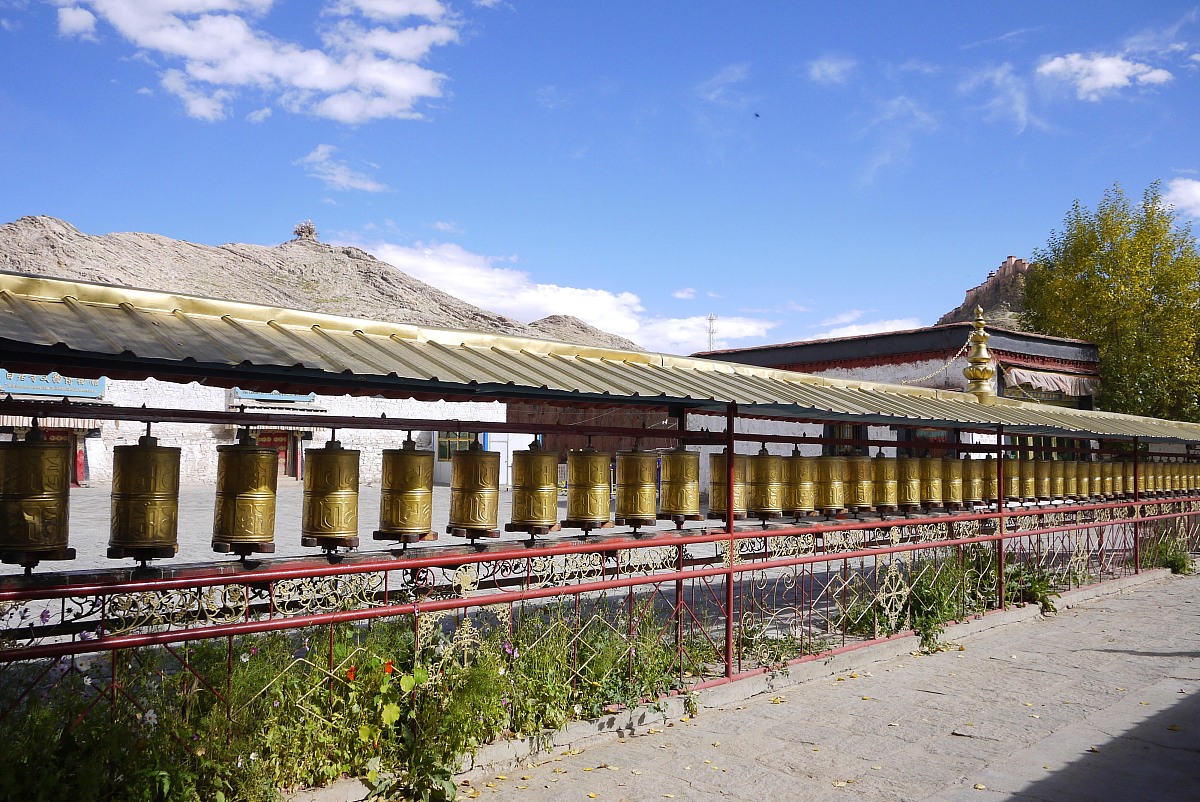 ***_***白居寺属全国重点文物保护单位,位于西藏江孜县境内.十五世纪