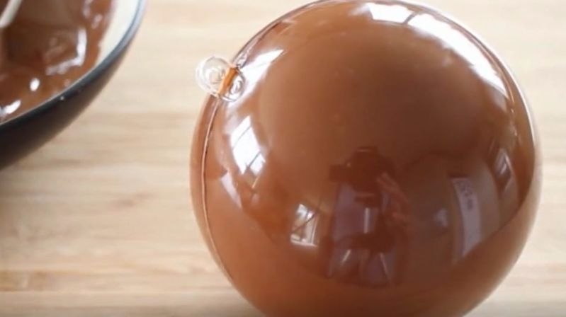 实拍:巧克力球被融化后大变身,真神奇!