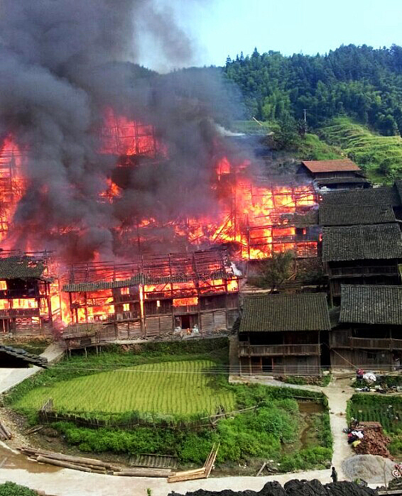 20条回复：贵州黎平肇兴镇一客栈发生火灾 9人遇难