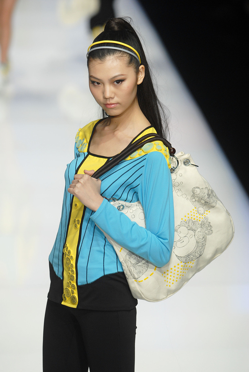 2012年3月29日,北京,2012秋冬中国国际时装周.浩沙杯-第1届中国健身服