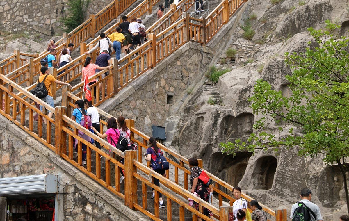 河南旅游攻略：必玩景点、美食推荐、文化体验