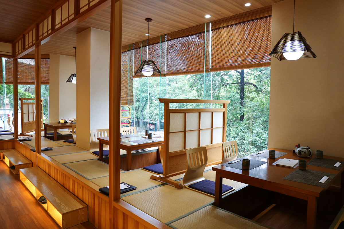 使用家居博主是口吻写篇1000字这8个装修坑我第一点就上榜！榻榻米竟然也是！差点哭晕在厕所需带标题和读者互动