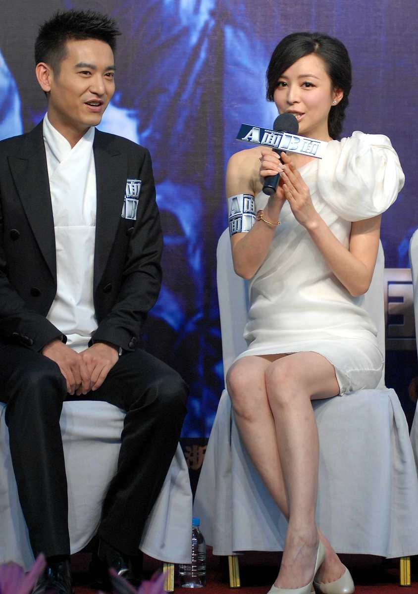2010年4月27日,杭州,电影《a面b面》举行演员见面会.***_***+++_+++a