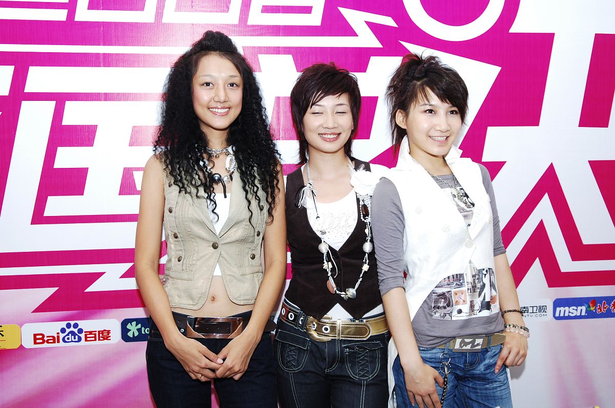 2006年8月17日晚,超级女声"复活夜"前一晚,各分唱区的3甲和专家评委接