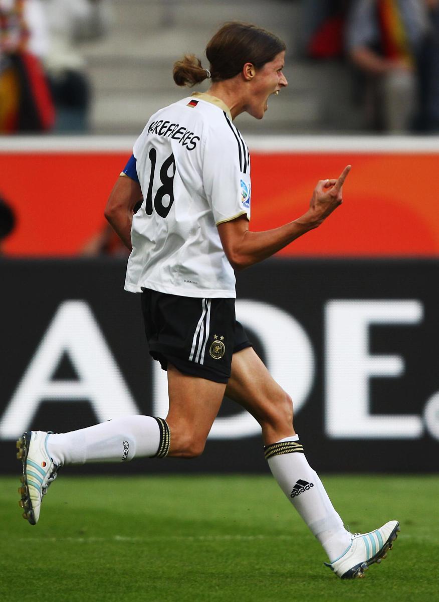 2011年7月5日,门兴格拉德巴赫,2011女足世界杯a组,德国4-2法国.***_**
