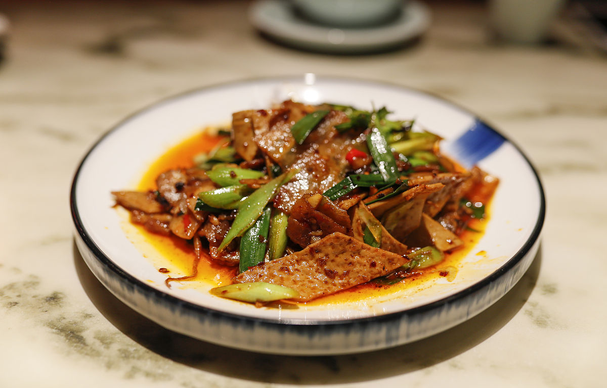 请650字博客文章主题是：蒜苗回锅肉