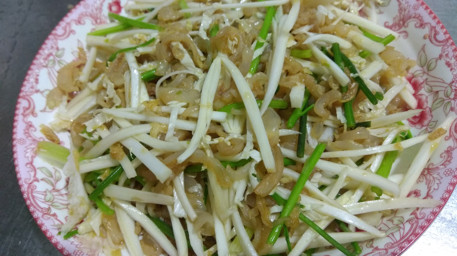 白菜拌海蜇,方法简单又好吃