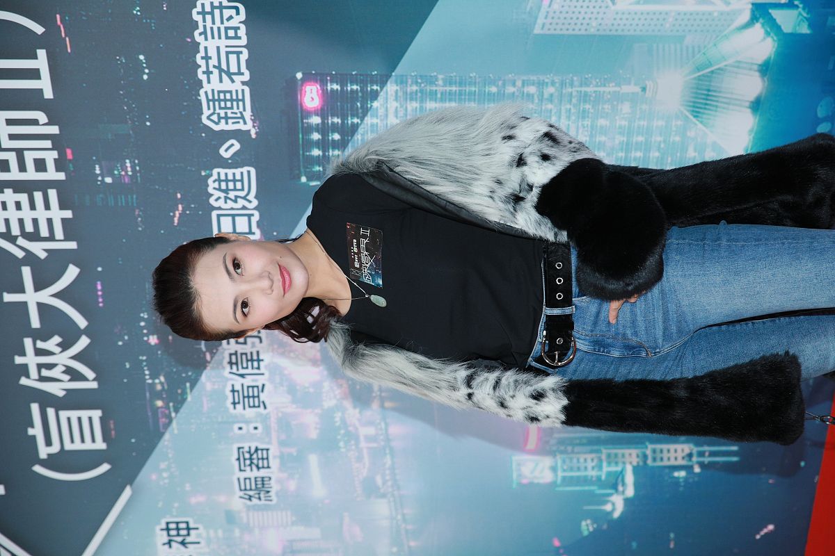 2020年1月7日,香港,明星出席电视剧《踩过界2》开镜拜神仪式.