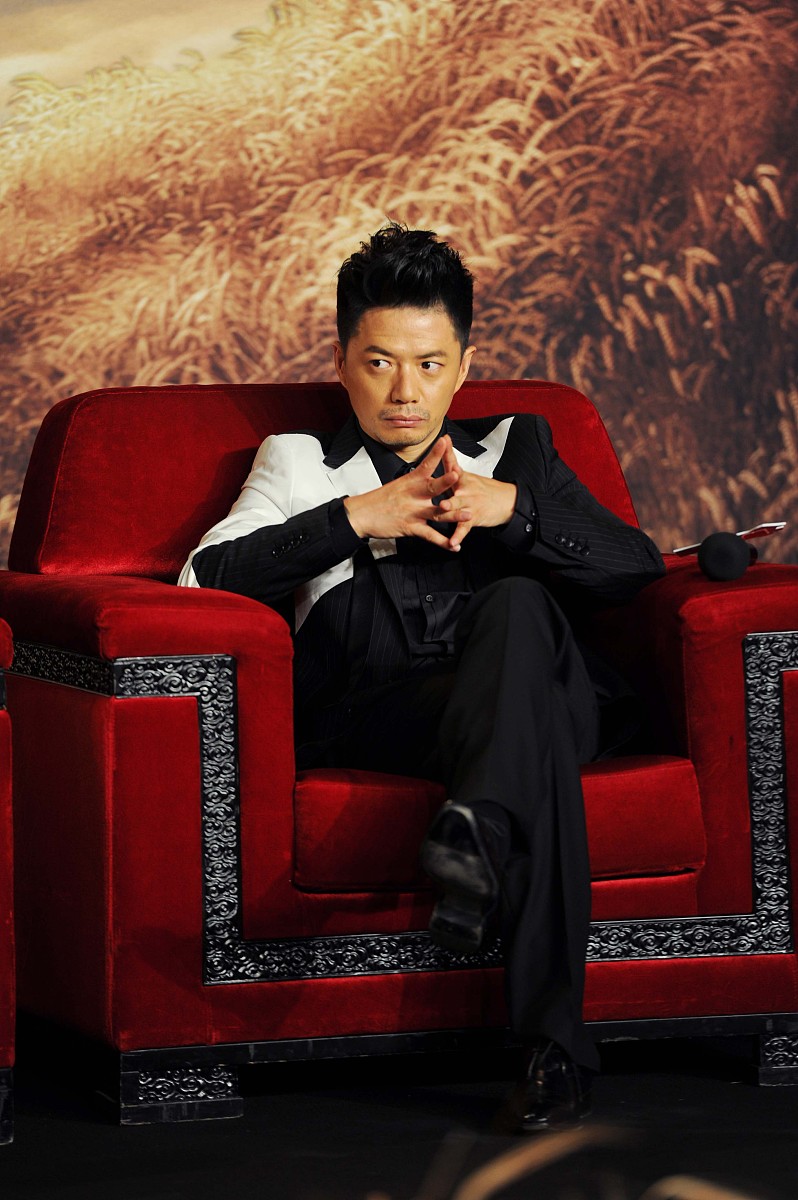 柏雨辰：影视演员、歌手，出演《夏至未至》、《老师·好》、《匆匆那年》