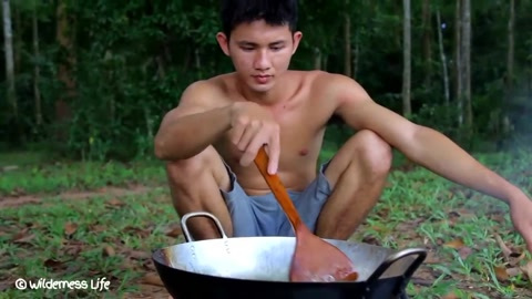 农村哥俩户外野炊,爆炒口条加点野菜,别有一番味道