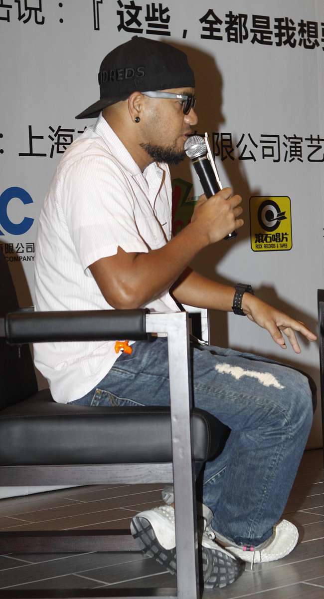 2011年7月10日,上海,张震岳新专辑《我想要的感觉》举行发布会.***_**