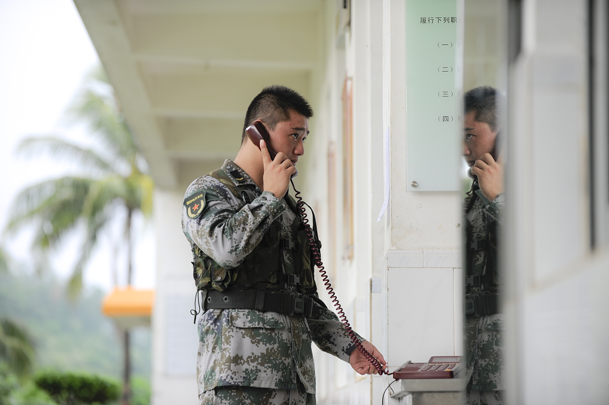 帮我给杨庆芸写有首诗