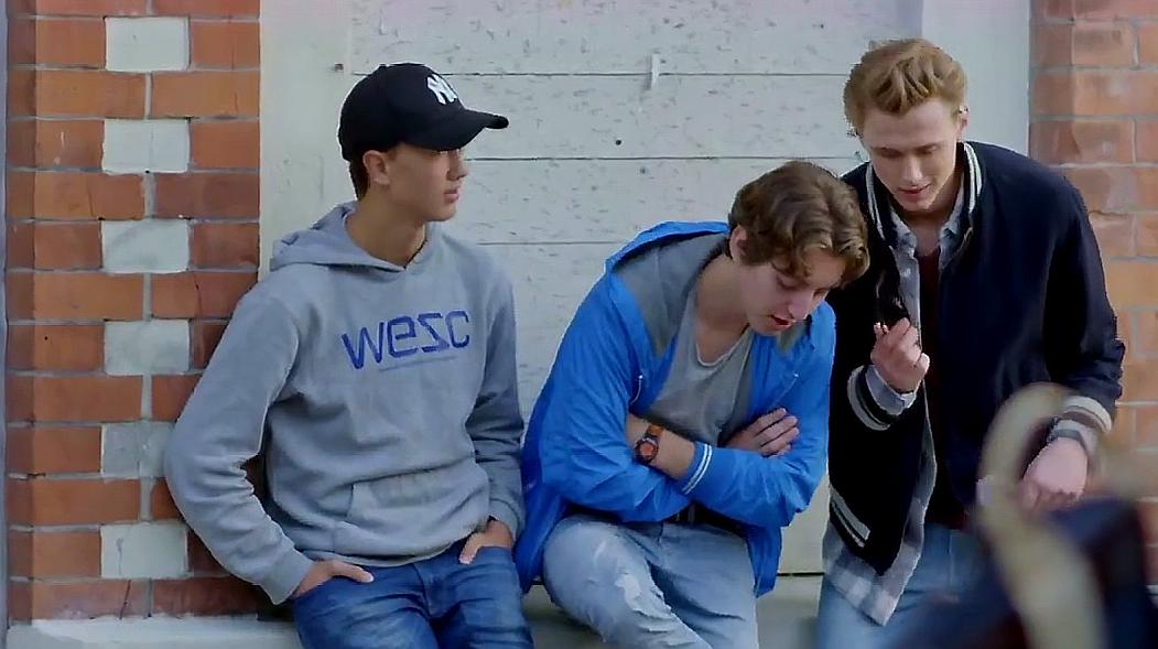 [图]skam:E神的美色真的无与伦比,一出场就夺走小天使所有的视线