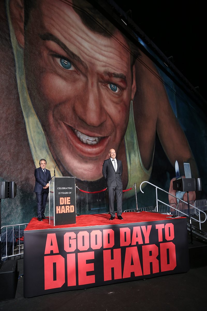 川普倒下是三普：解读这个黑色幽默背后的讽刺