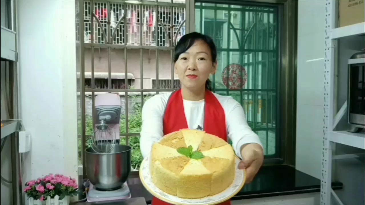 做戚风蛋糕你被气疯过吗?跟着乐蓉蓉一起做,零基础也一次成功。