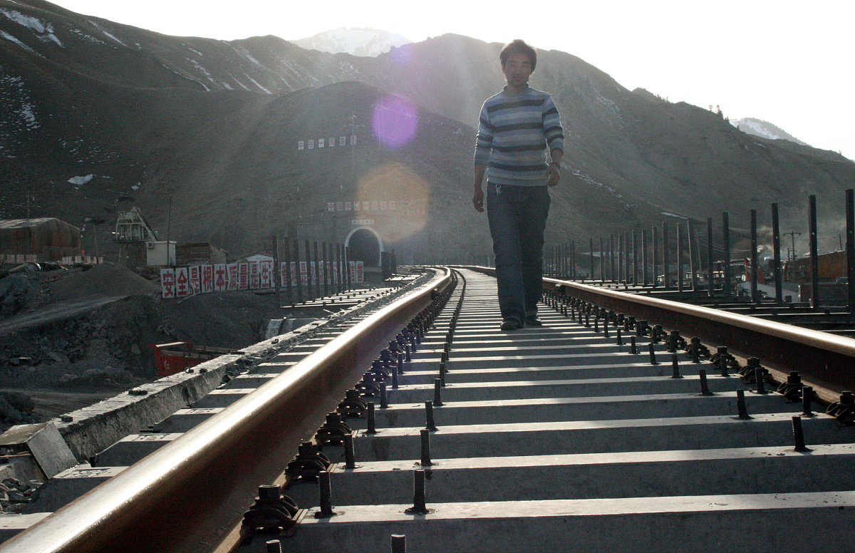 电气工程及其自动化专业实践教学体系构建中优化电气工程及其自动化专业的教学策略的方案