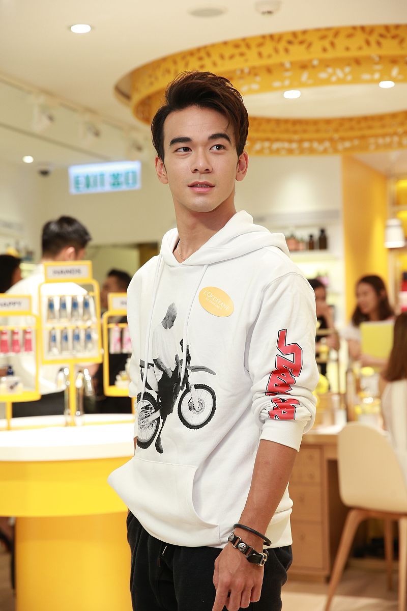 2017年9月13日,香港,明星出席 l'occitane阳光概念店开幕活动.