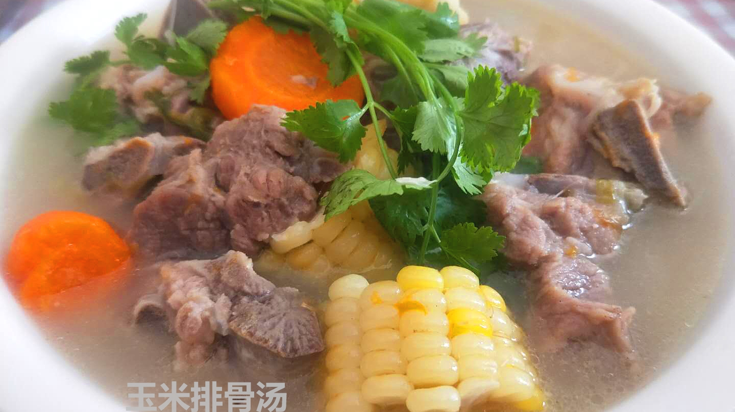 玉米排骨汤怎么炖好喝?排骨不要直接下锅了,多加一步,汤浓肉香