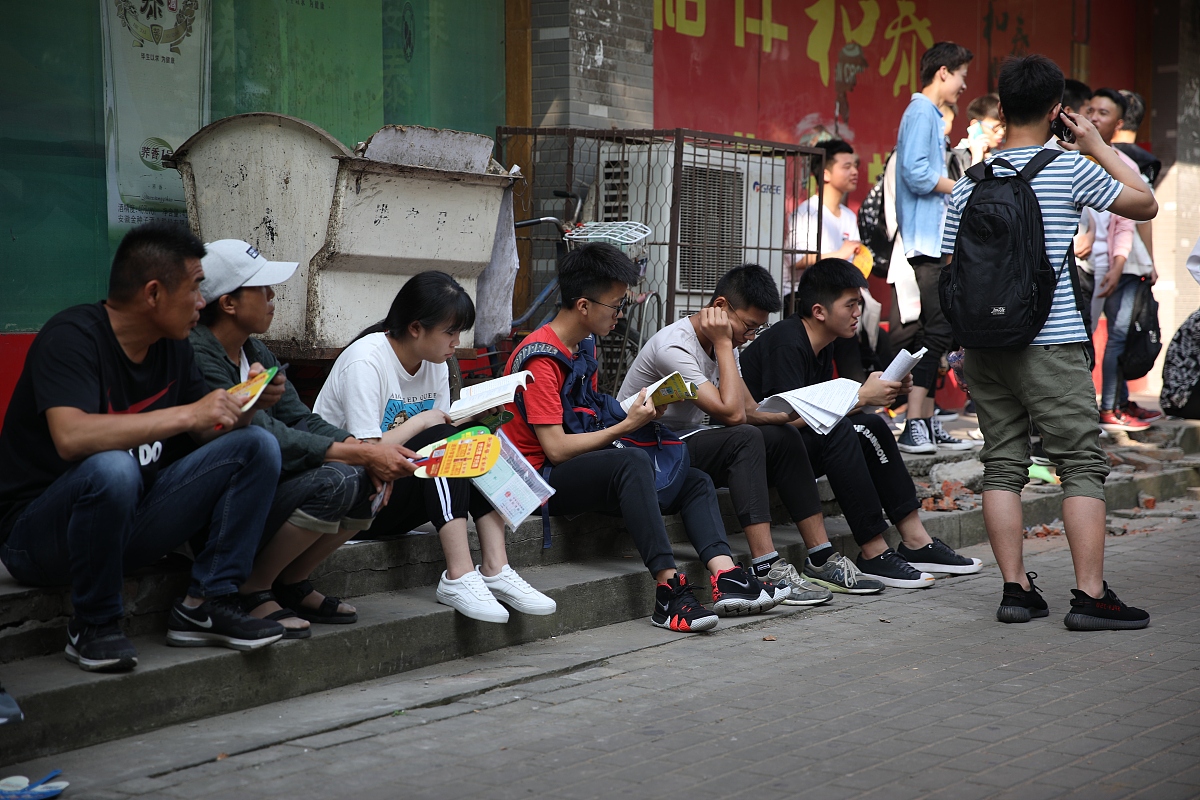 南充高中辍学读中专：机会与挑战