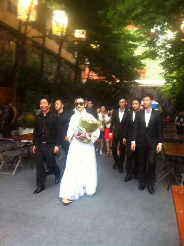 父亲去世后，女儿婚礼还能如期举行吗？