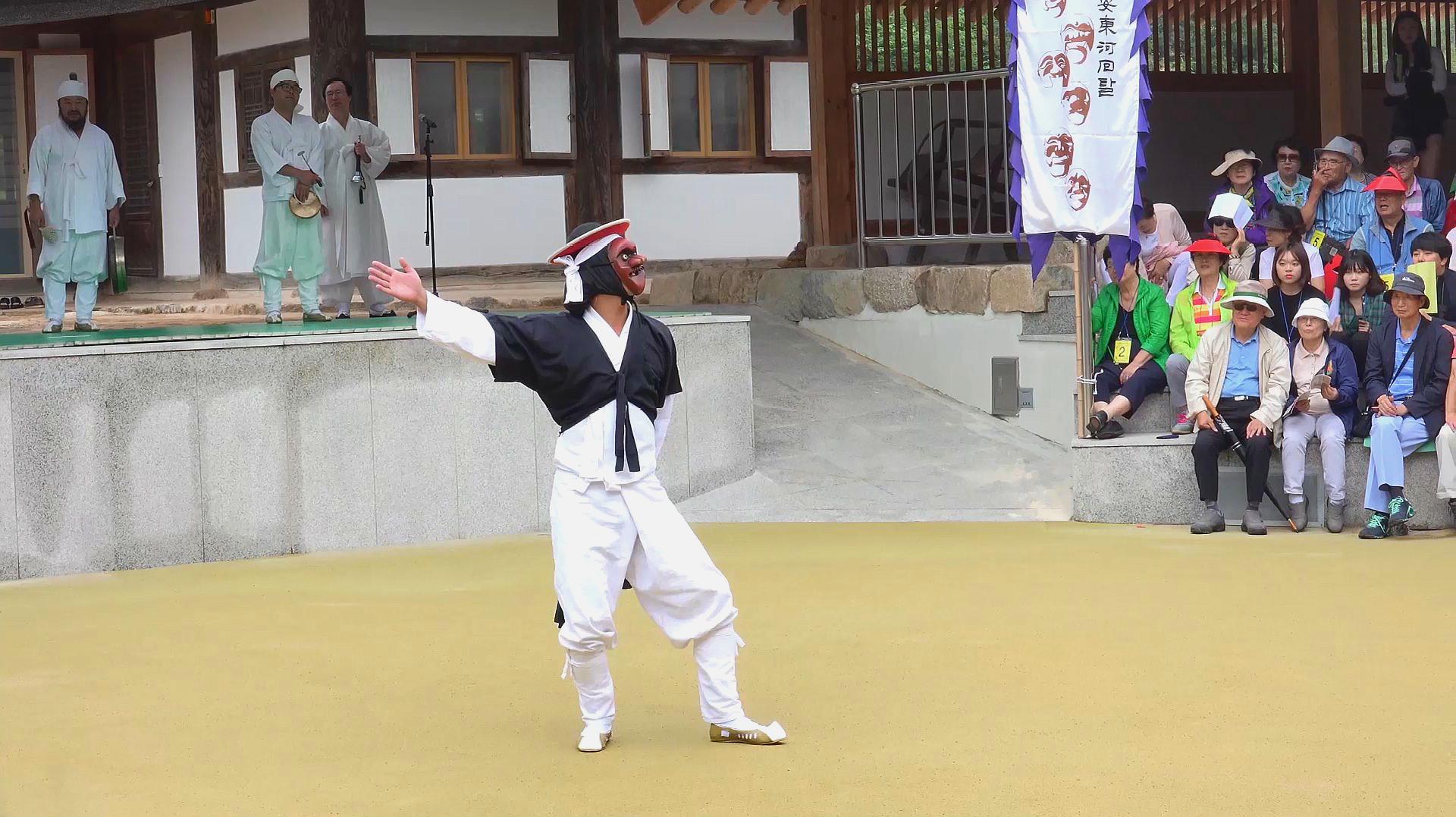 韩国农村传统假面舞,曾被各国领导人推崇,全程搞