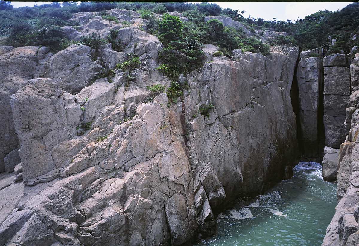 帮我起一个角色名字和昵称要求是夫妻和情侣的名称名称内有 梦 字 武侠江湖相关的 一个男一个女的 读者顺口大气 好记 帮我推荐10个我自己选择。