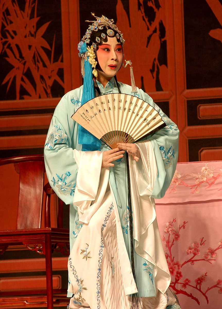 2006年9月29日晚,由江苏昆剧院青年演员担任主角的昆剧《桃花扇》加长
