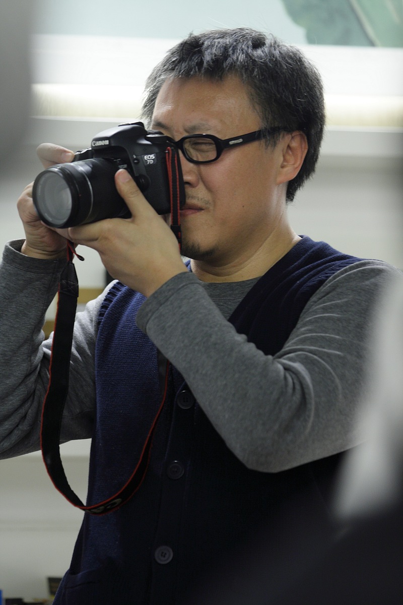 2012年1月7日,北京,著名独立电影导演徐童携纪录片《唐老头》在单向街