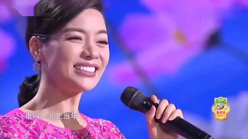 [图]美女陈思思演唱《风华正茂》,既有民歌的美感,又有时尚的元素!