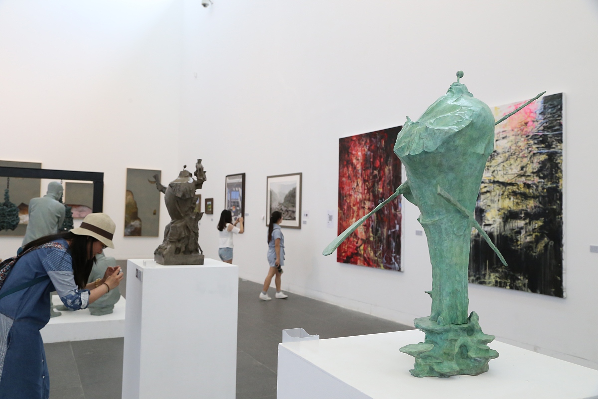 你好我是一名文艺美学方向的大学生请为我提供三个容易写的选题