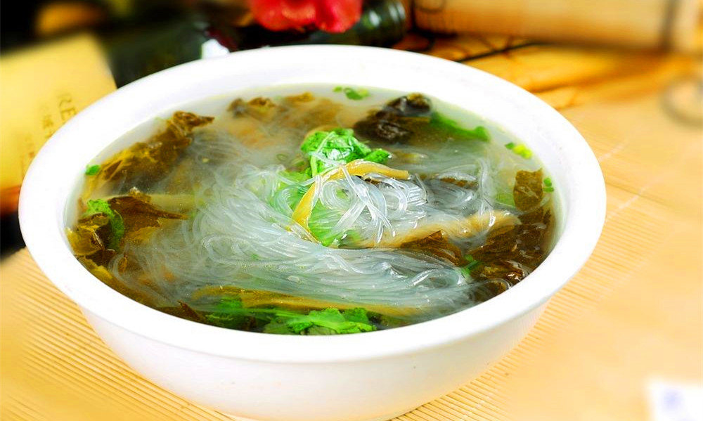 大厨3分钟教你粉丝这么做,秒杀大鱼大肉,上桌连汤都不剩