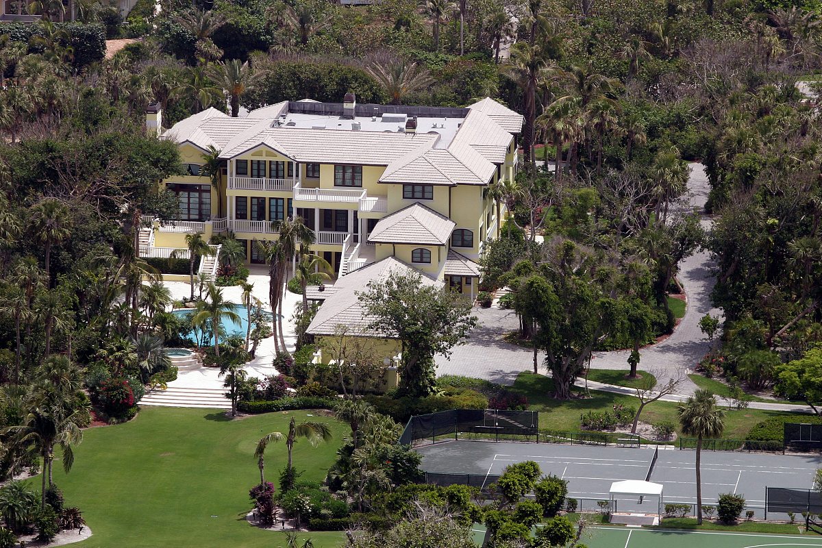 Lakeside Resort Midweek Package: Save $50 with 20% Discount