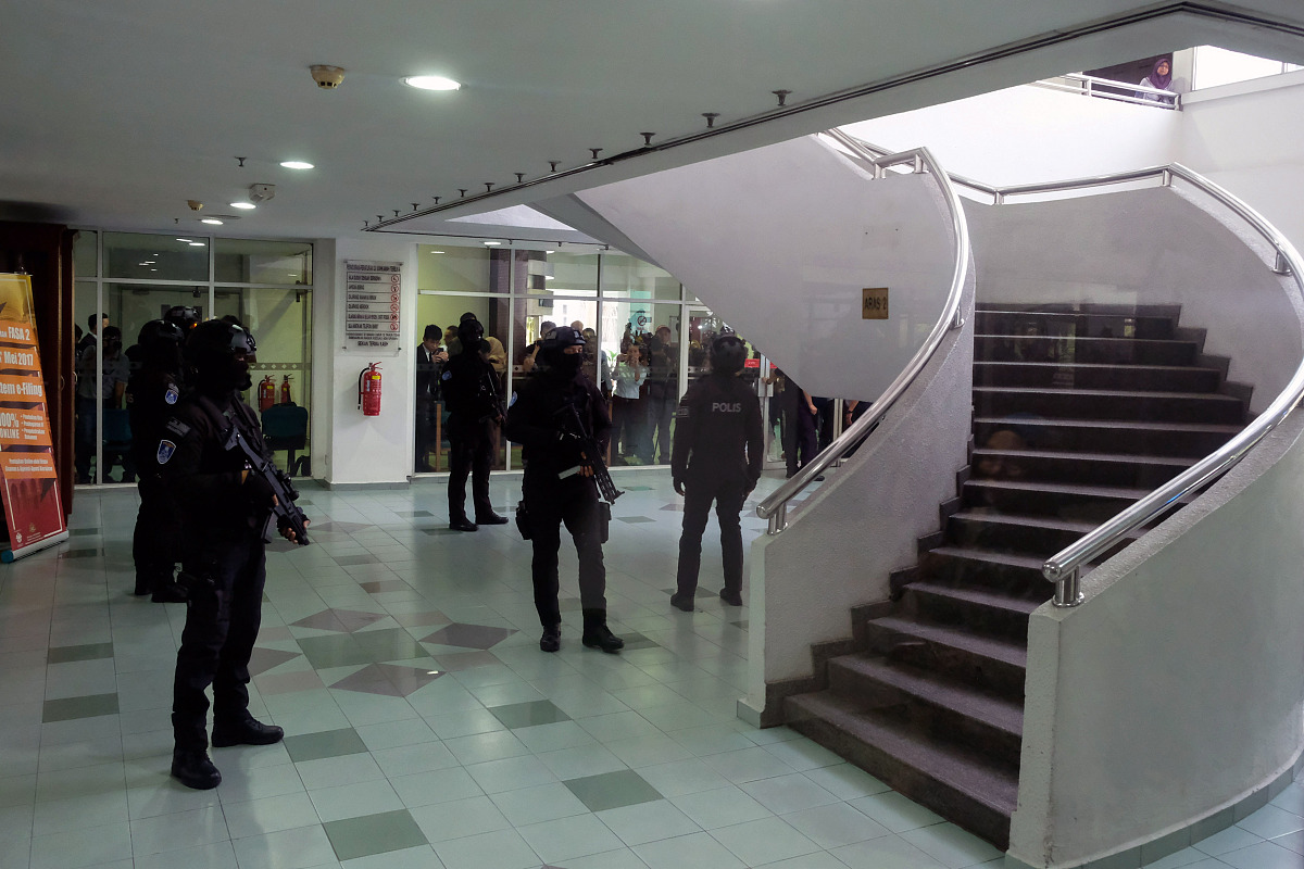 汽车保险理赔接案结案案例12页大纲ppt制作