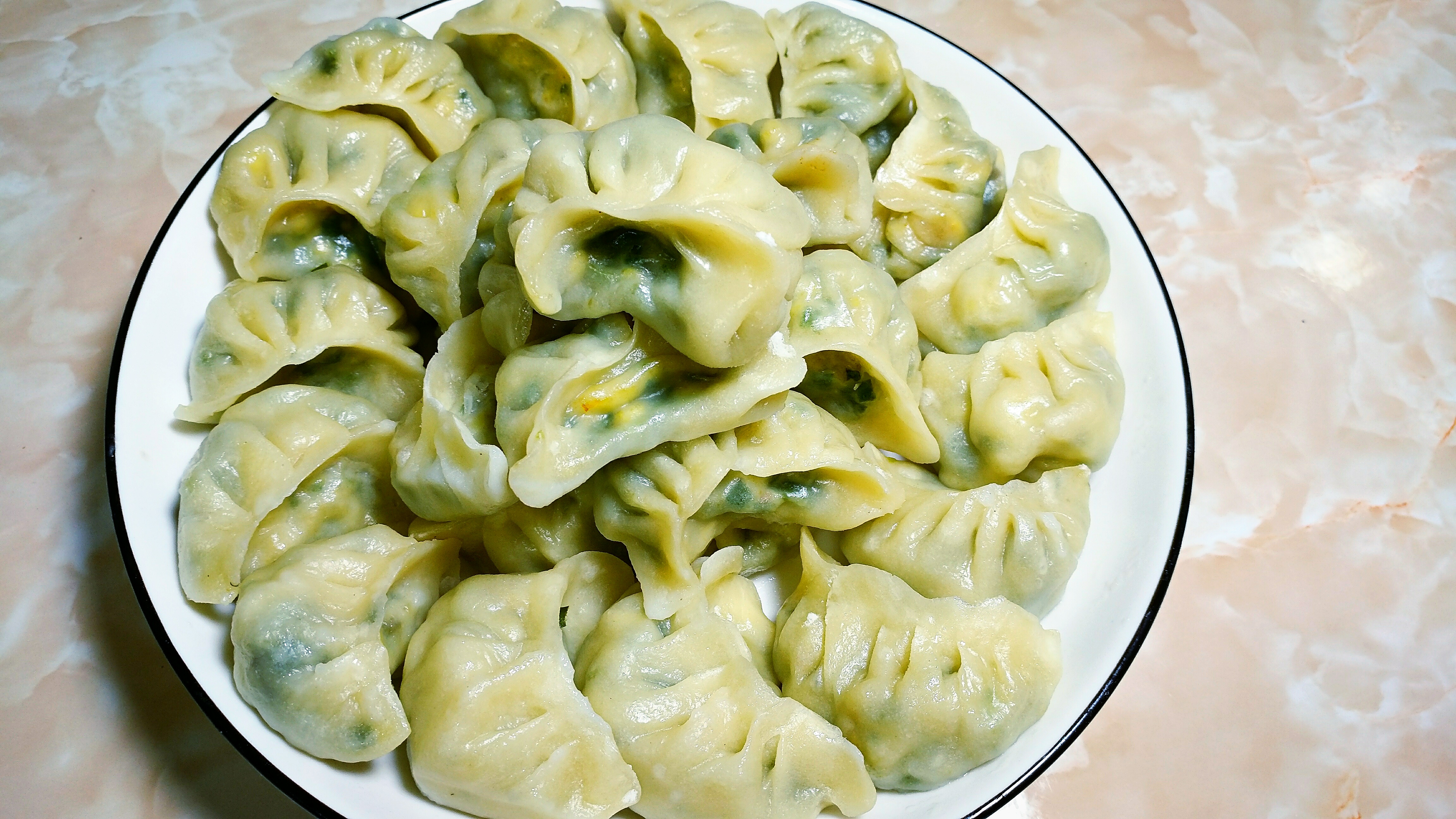 三妹教你蒸饺的正宗做法,只需关键一步,皮薄馅多,好吃劲道