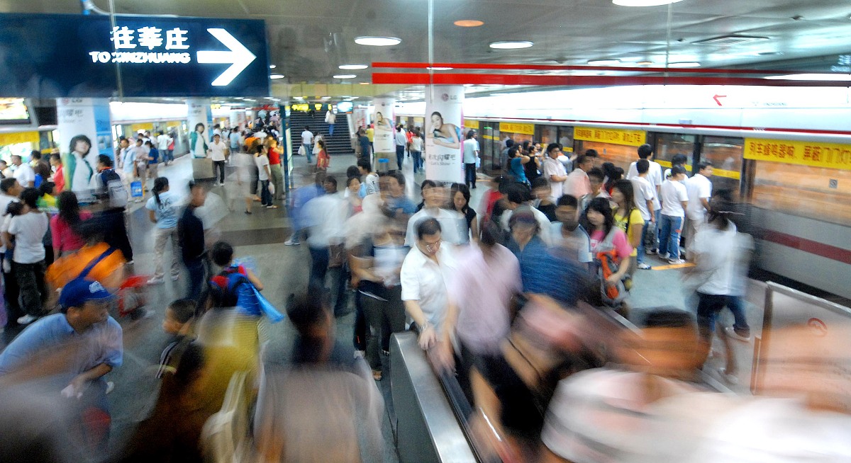 上海地铁人民广场站换乘攻略：拥堵原因及解决方法