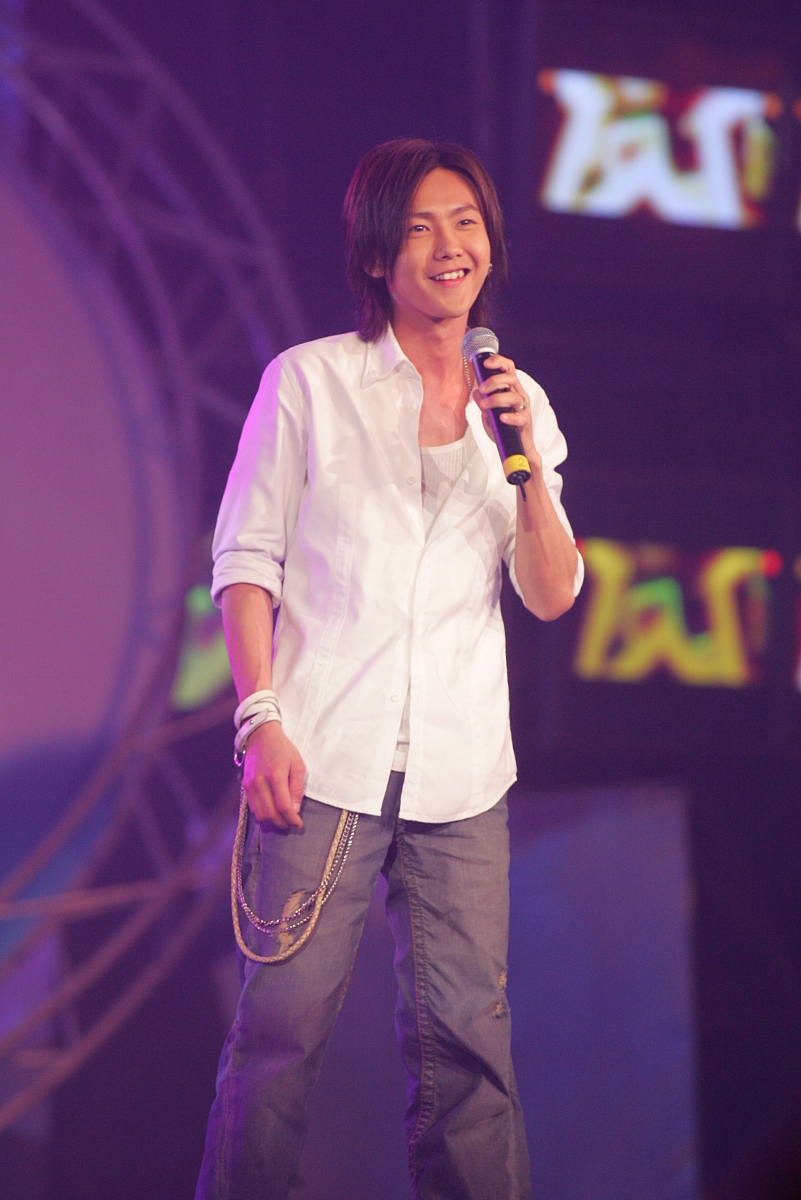 2005年7月24日,北京,第七届cctv-mtv音乐盛典在工人体育馆隆重举行. 