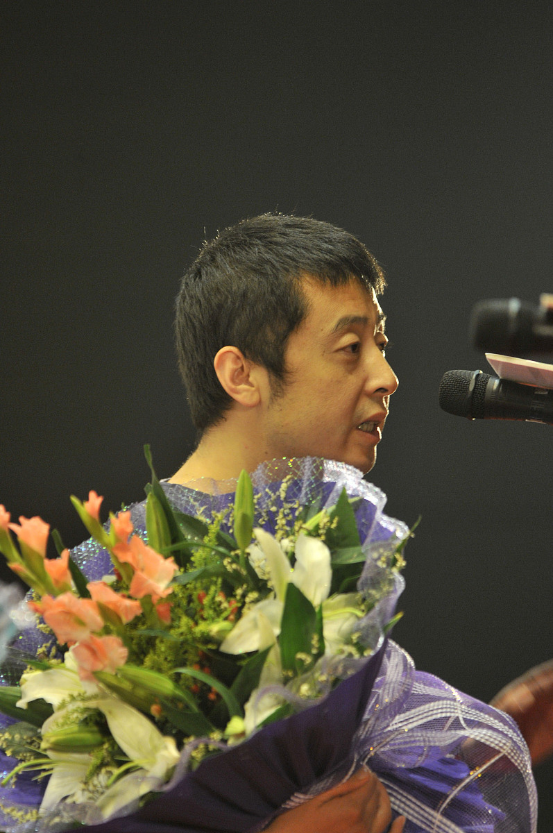 2010年7月4日,浙江宁波,电影《海上传奇》宣传发布会.  (应摄影师要求