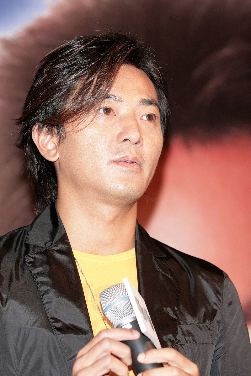 2006年8月25日,台北,郑伊健为新戏剧《随时候命》来台宣传.+++_+++郑