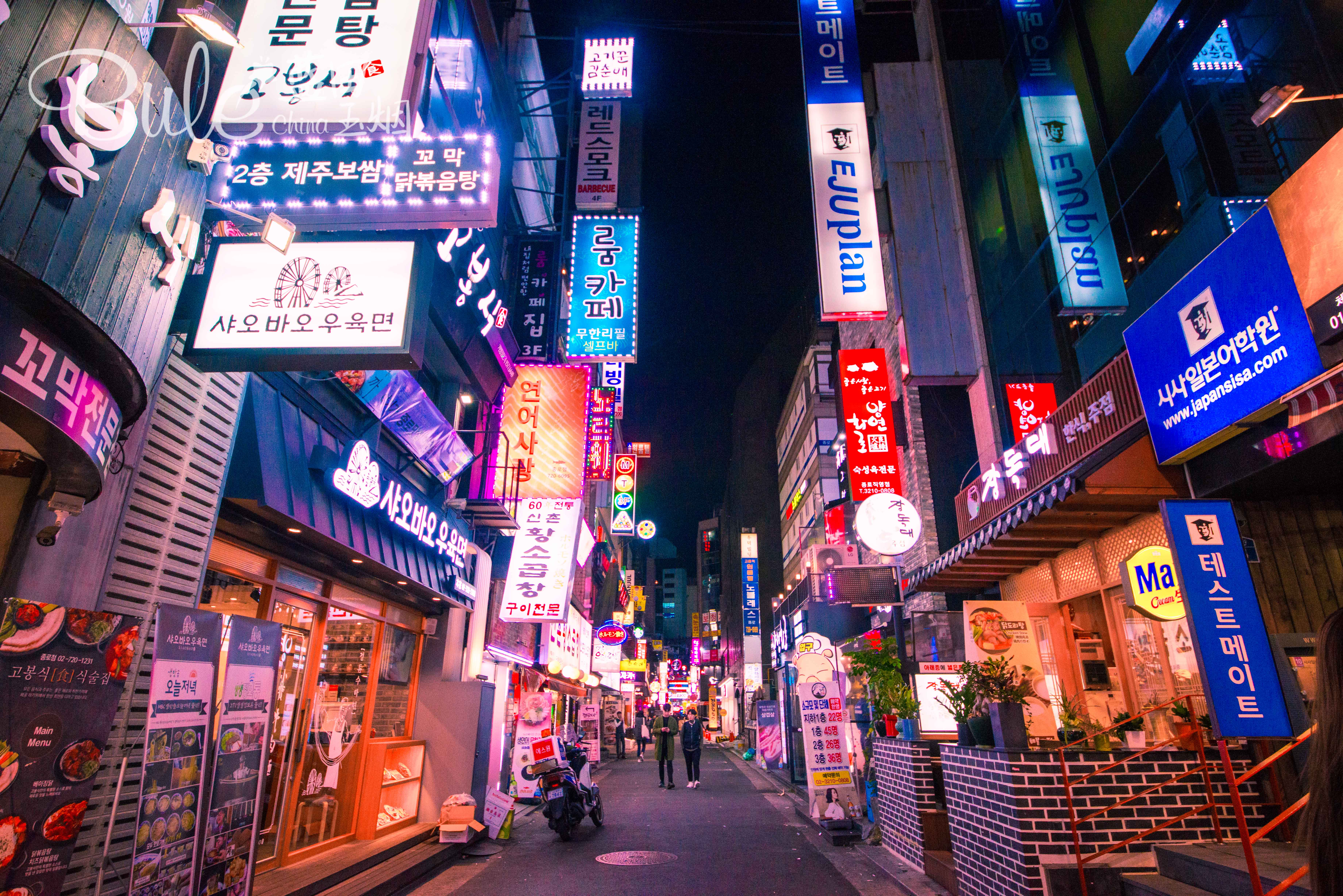 朝鲜王下令开挖的一条人工河,如今已成首尔人最热闹的夜生活之地