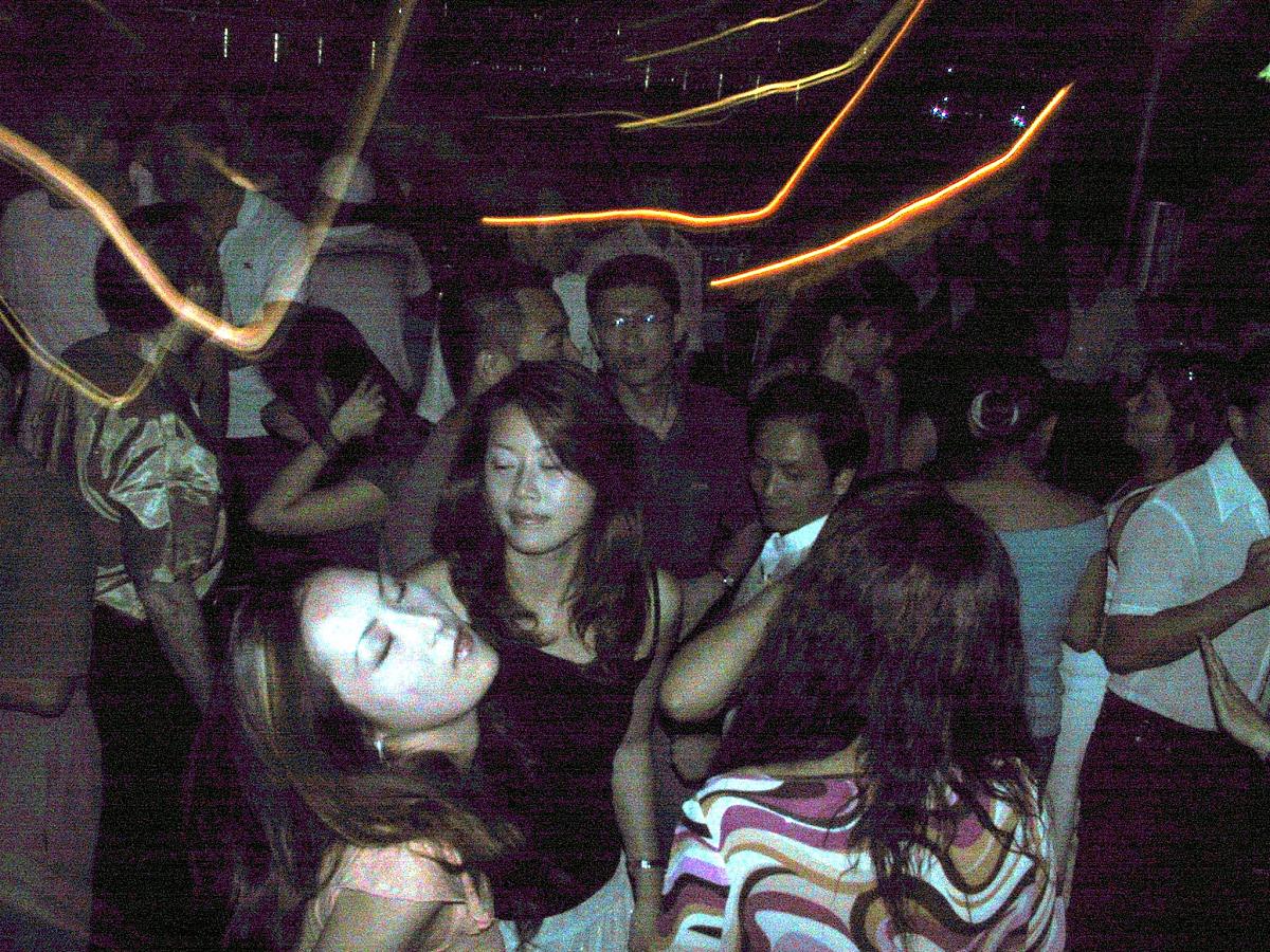 上海夜店推荐：最佳夜生活体验