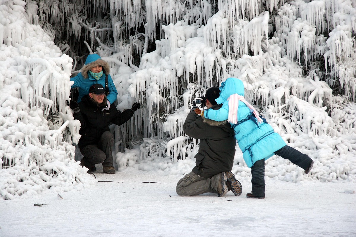 2010年1月10日, "中国沈阳国际冰雪节"在沈阳棋盘山冰雪大世界举办.**