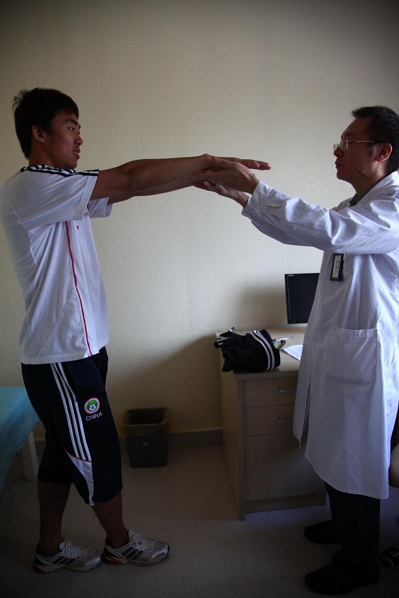 膝盖过伸影响征兵体检吗？