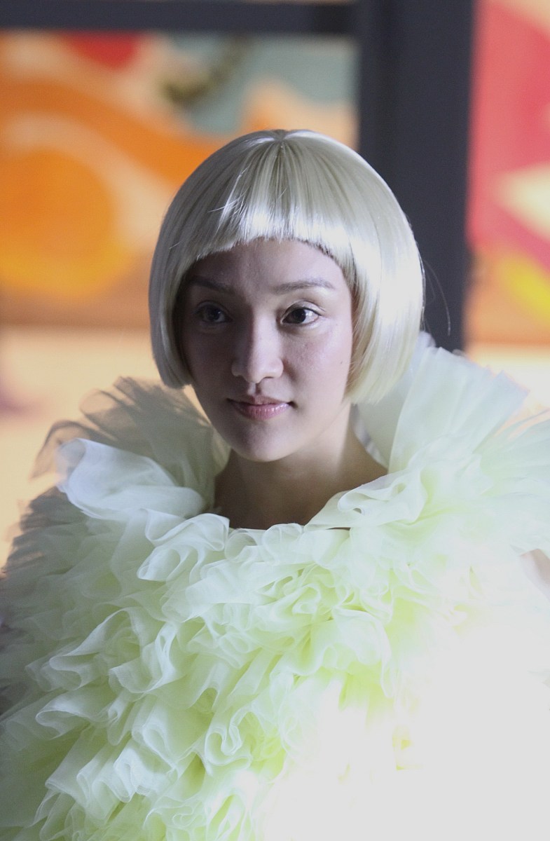 2012年6月29日,北京,微电影《i know u》在北京后海的床吧热拍.***_**