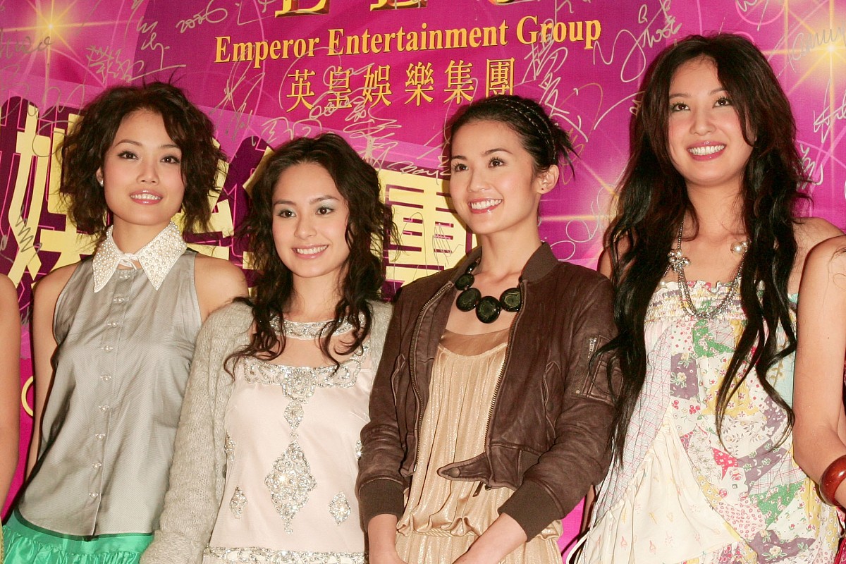 2006年2月27日,香港,英皇娱乐集团的歌手出席英皇娱乐集团的春茗.容祖