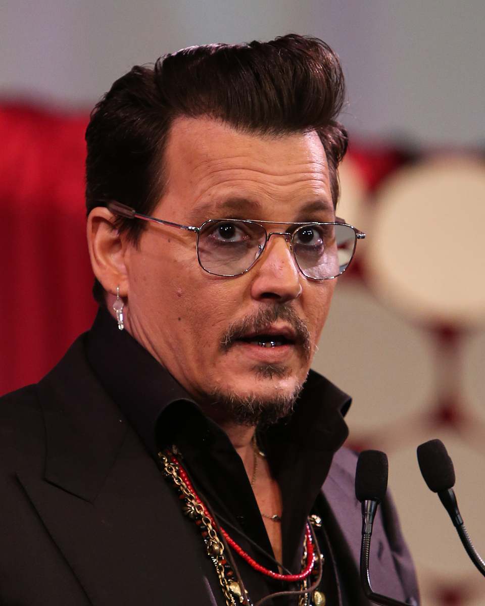 夸一个刚理完发的人