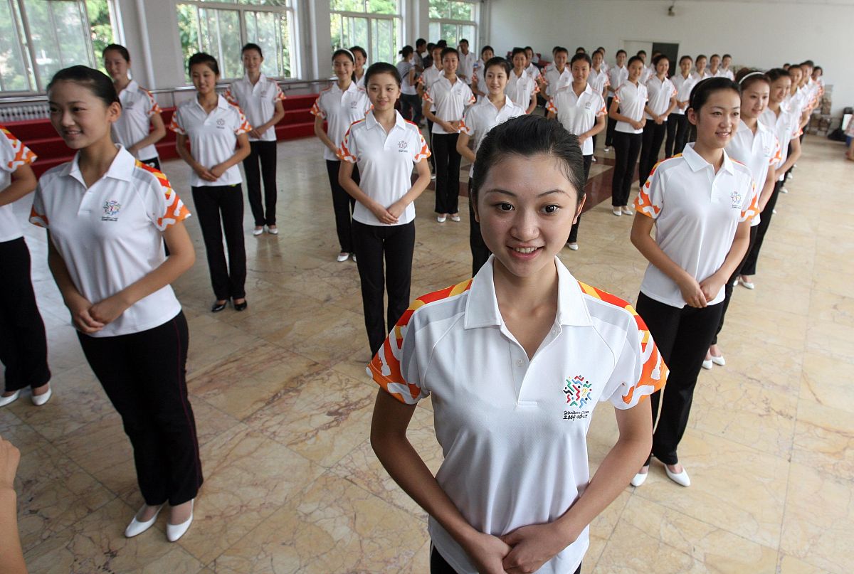 长沙鸿箐中等职业学校航空服务专业好不好发展前景怎样