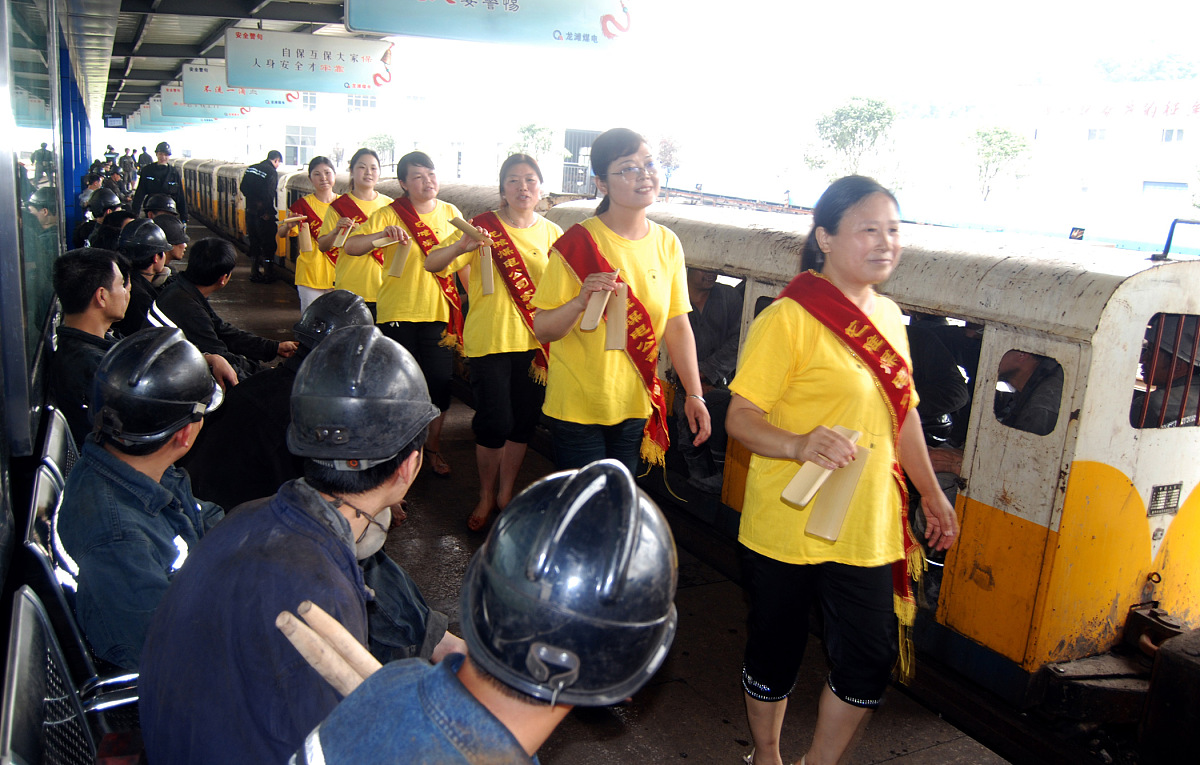 大学生学年自我鉴定范文：500字模板
