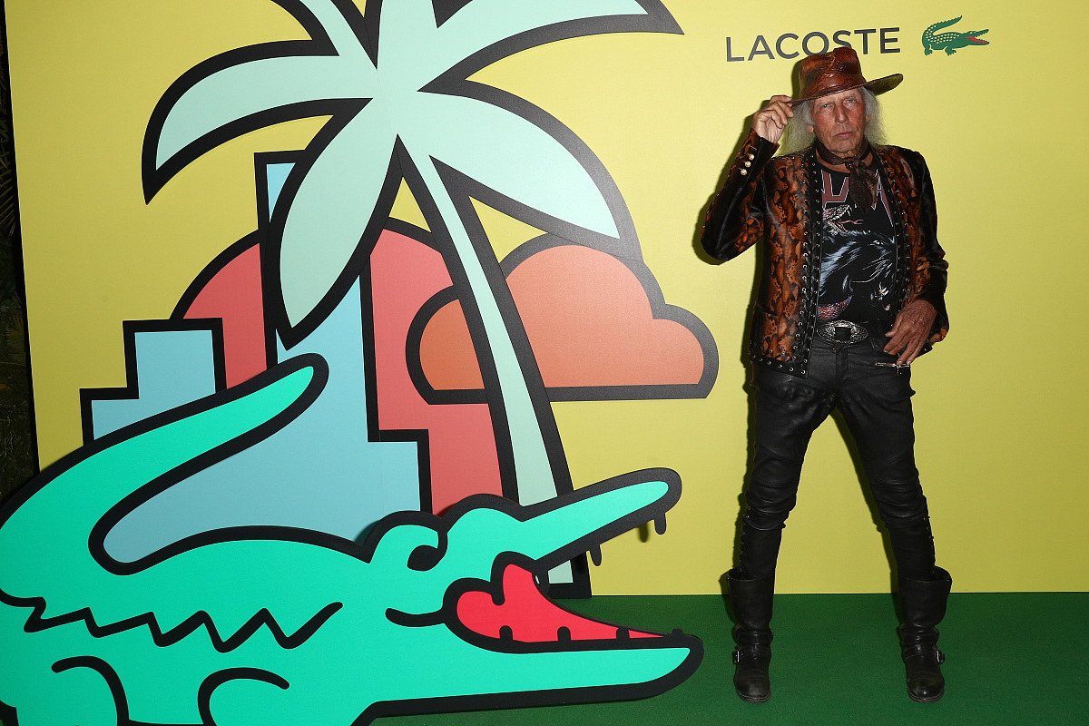 满身烟味的我走路带上点浮夸想买瑞克五代找我丁真就对了