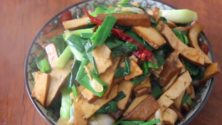 大厨教你:“蒜苗炒香干”的正宗做法,好吃下饭,家常味道真过瘾